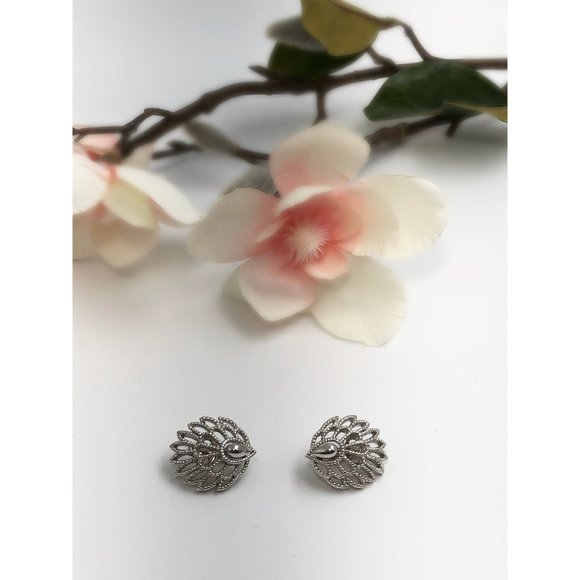 Crown Trifari Silver Tone Clip On Earrings - Picture 6 of 7